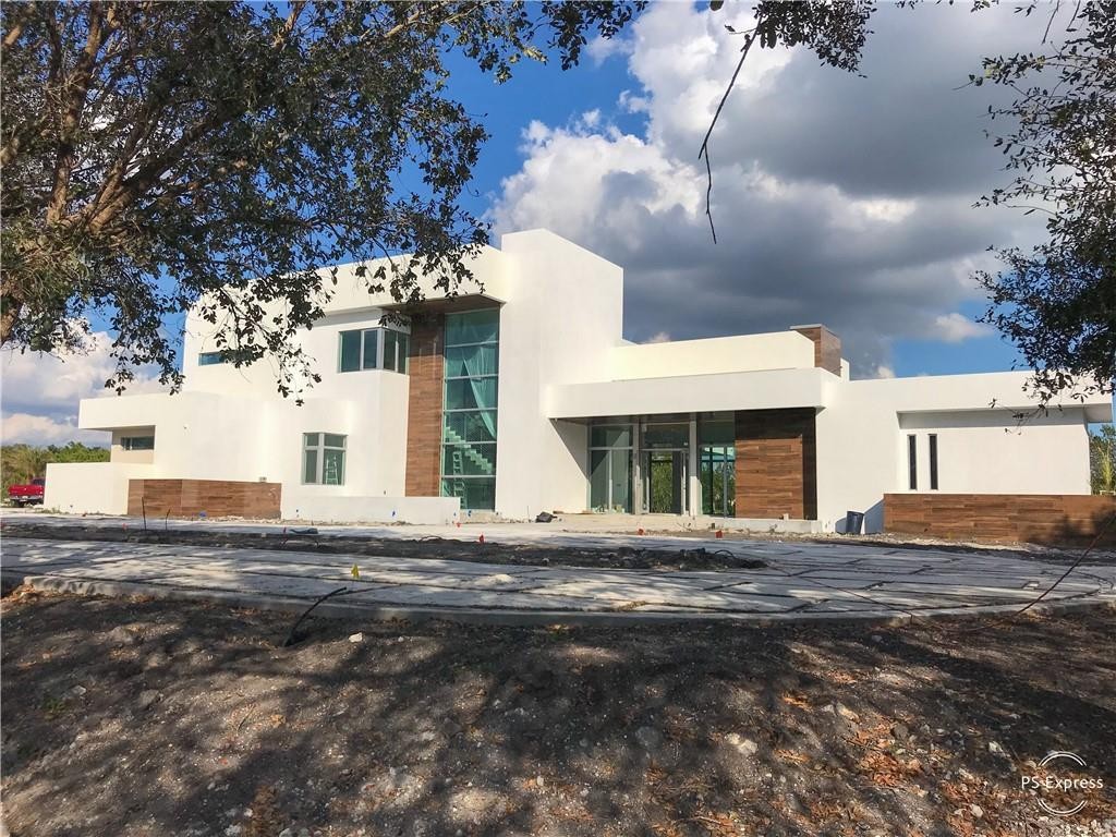 SUNSHINE RANCHES - Residential