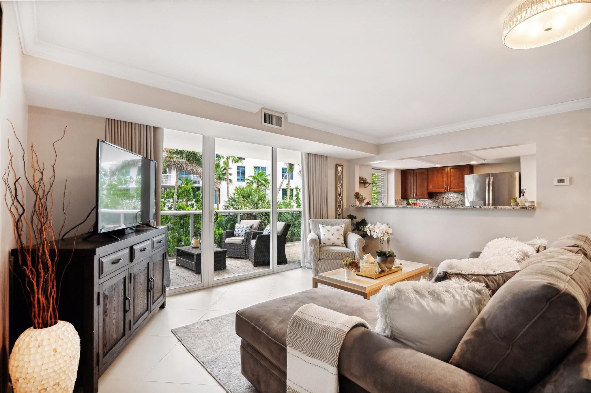 2841 N OCEAN Boulevard 301