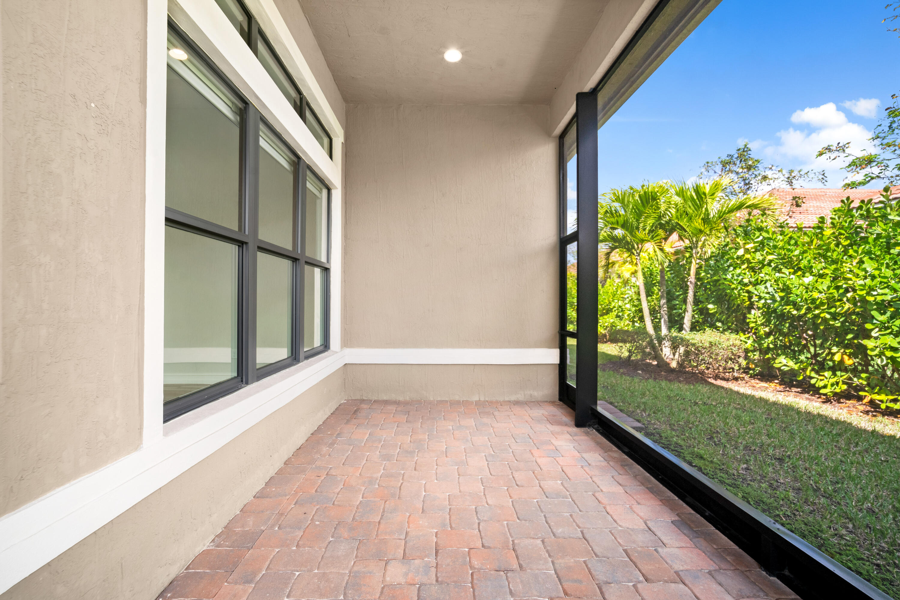 PARKLAND ROYALE - Residential