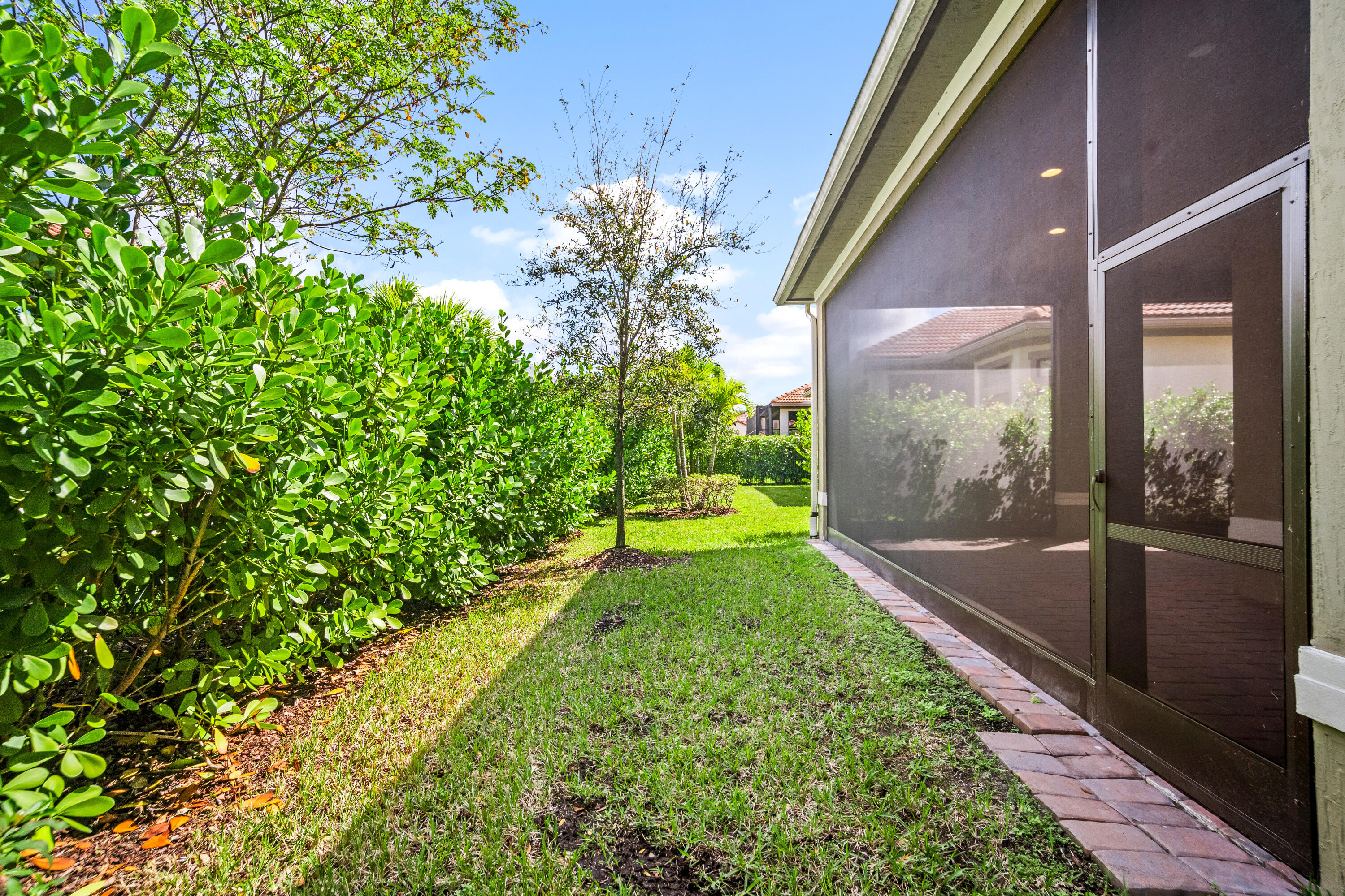 PARKLAND ROYALE - Residential