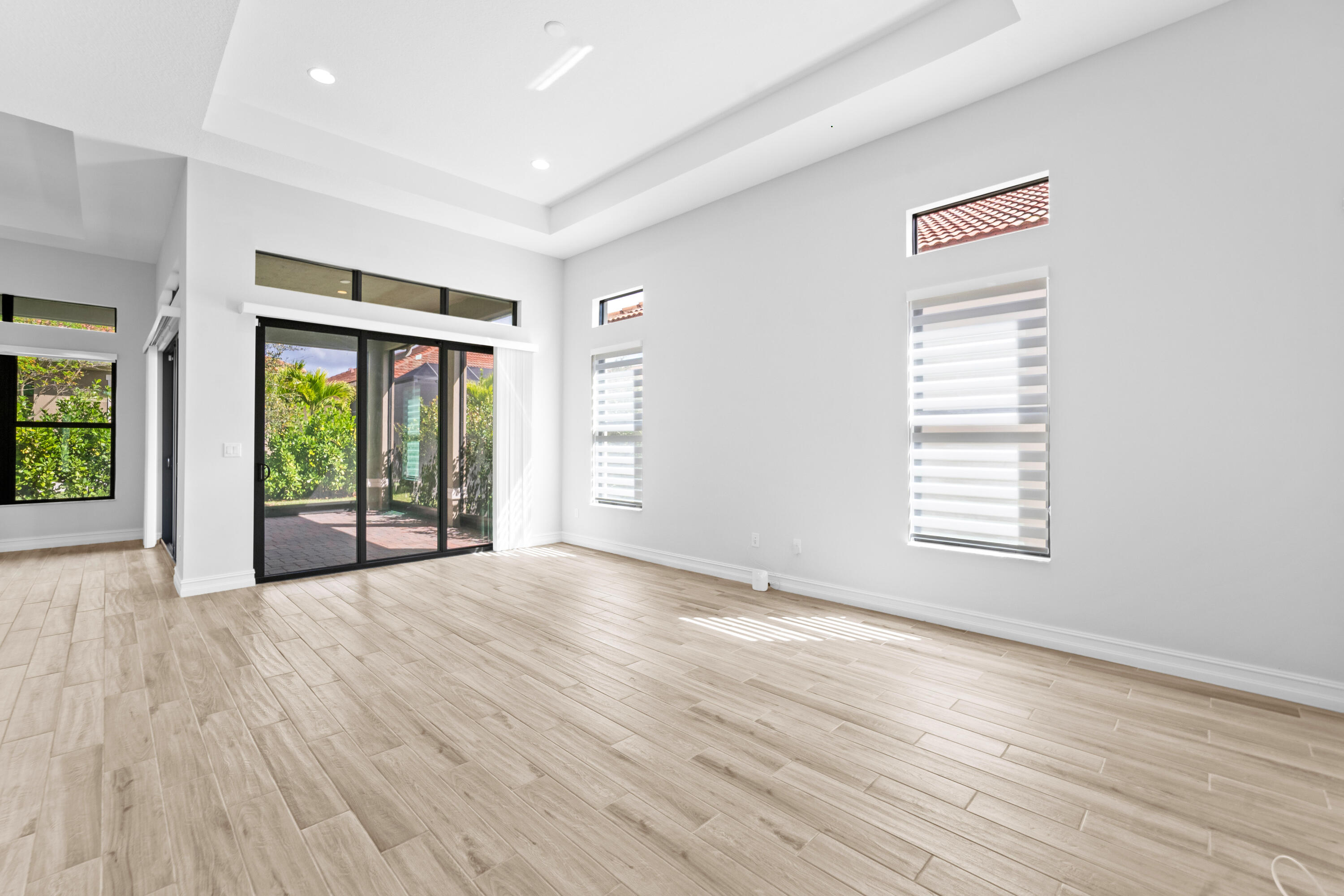 PARKLAND ROYALE - Residential