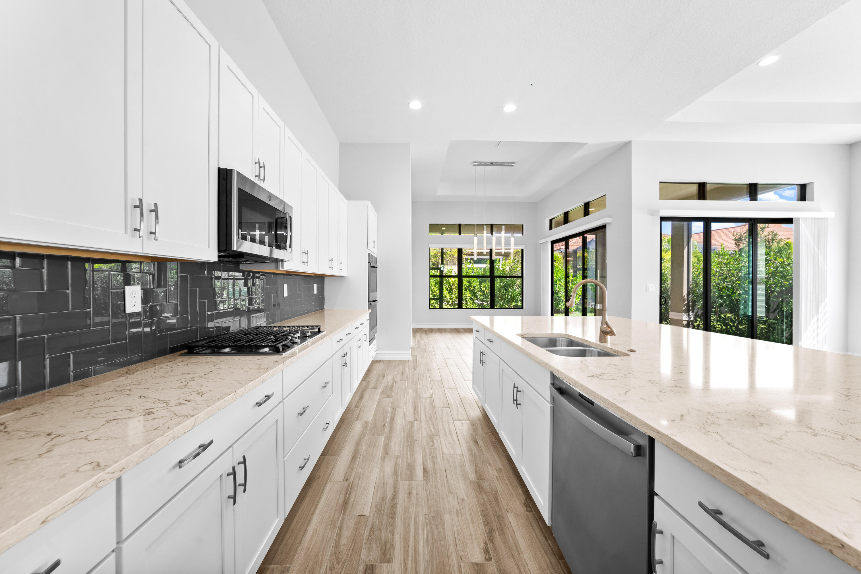 PARKLAND ROYALE - Residential