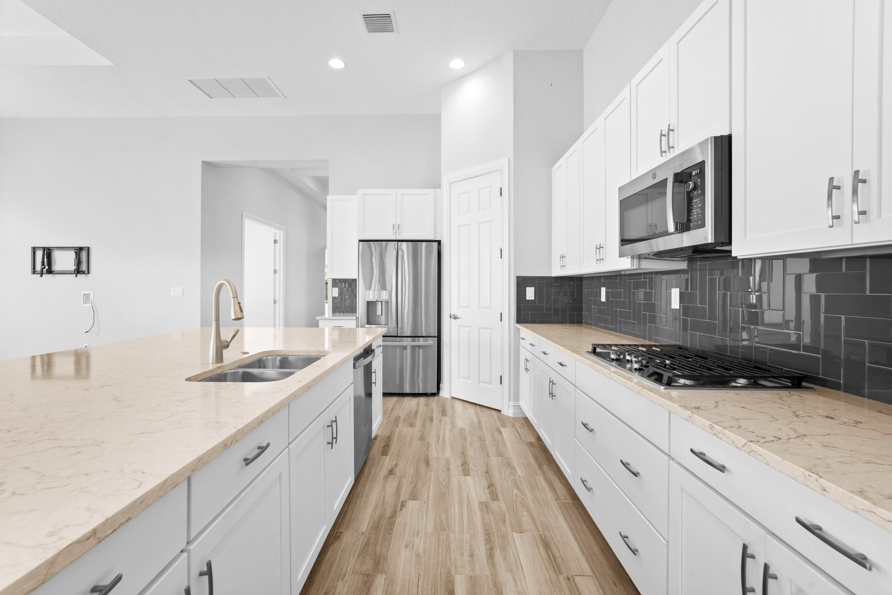 PARKLAND ROYALE - Residential