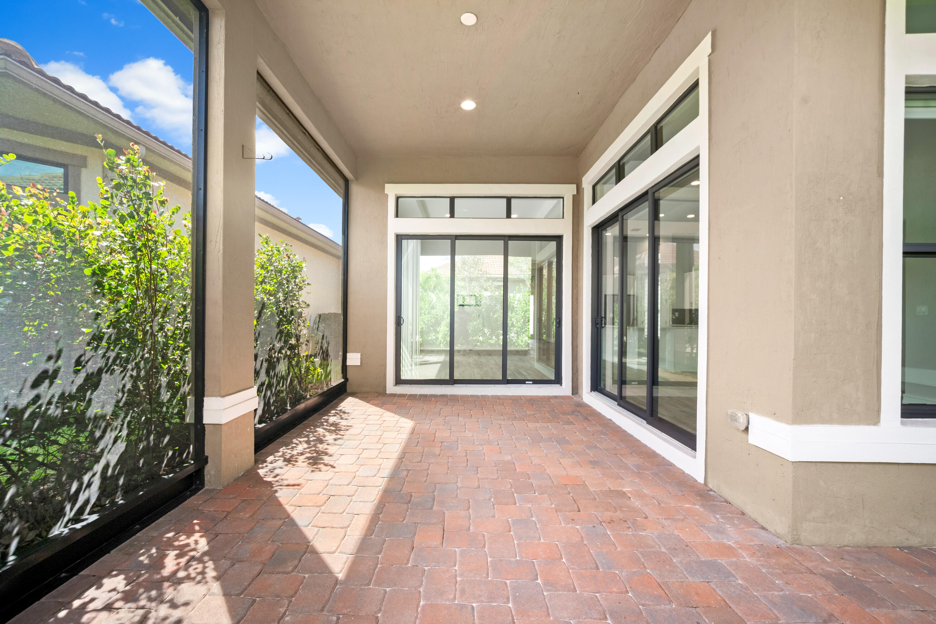 PARKLAND ROYALE - Residential