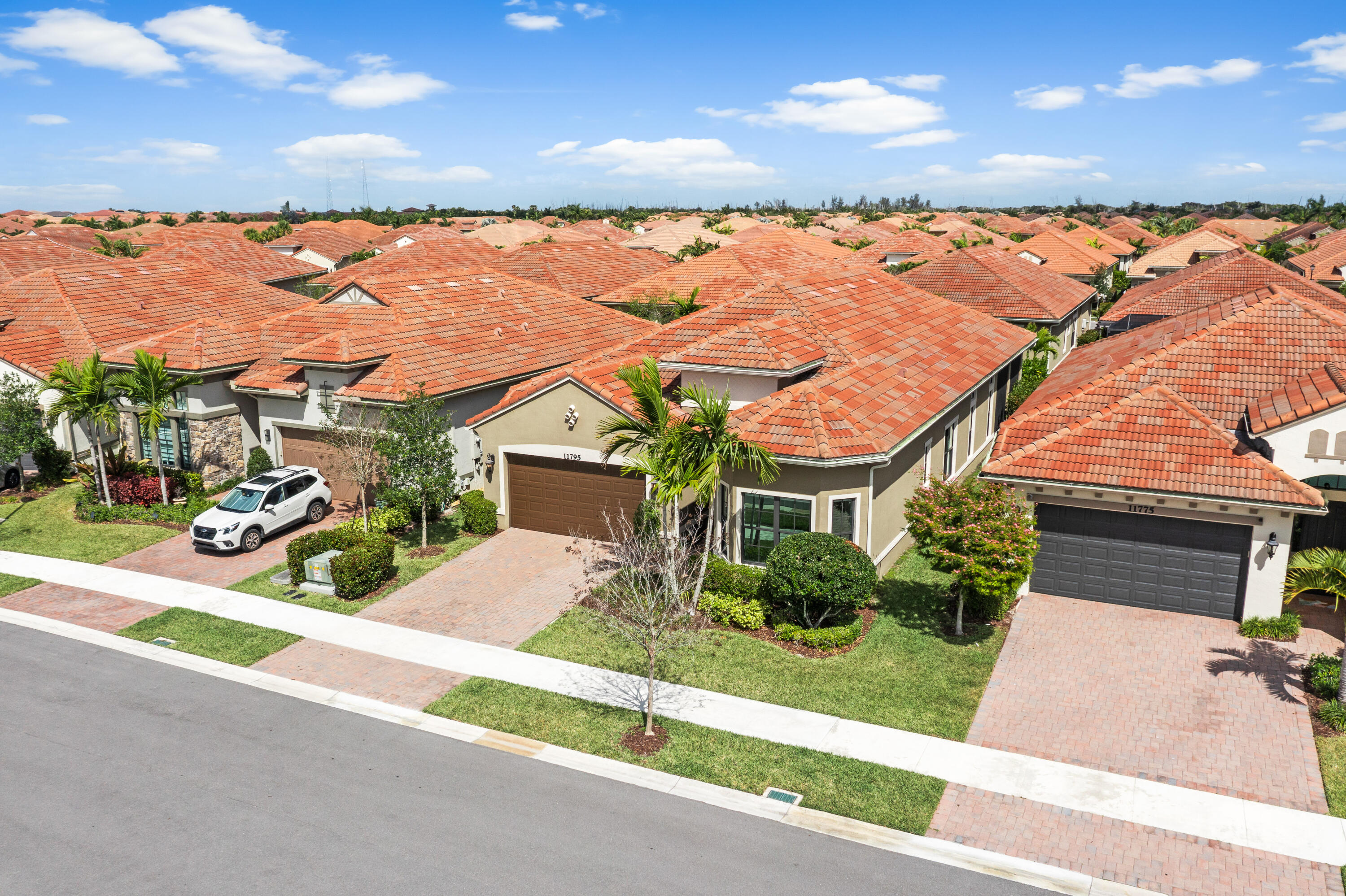 PARKLAND ROYALE - Residential