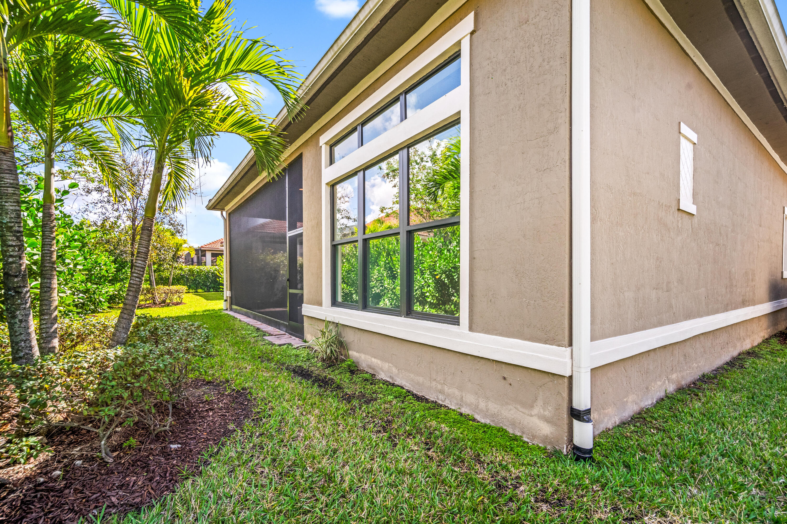 PARKLAND ROYALE - Residential