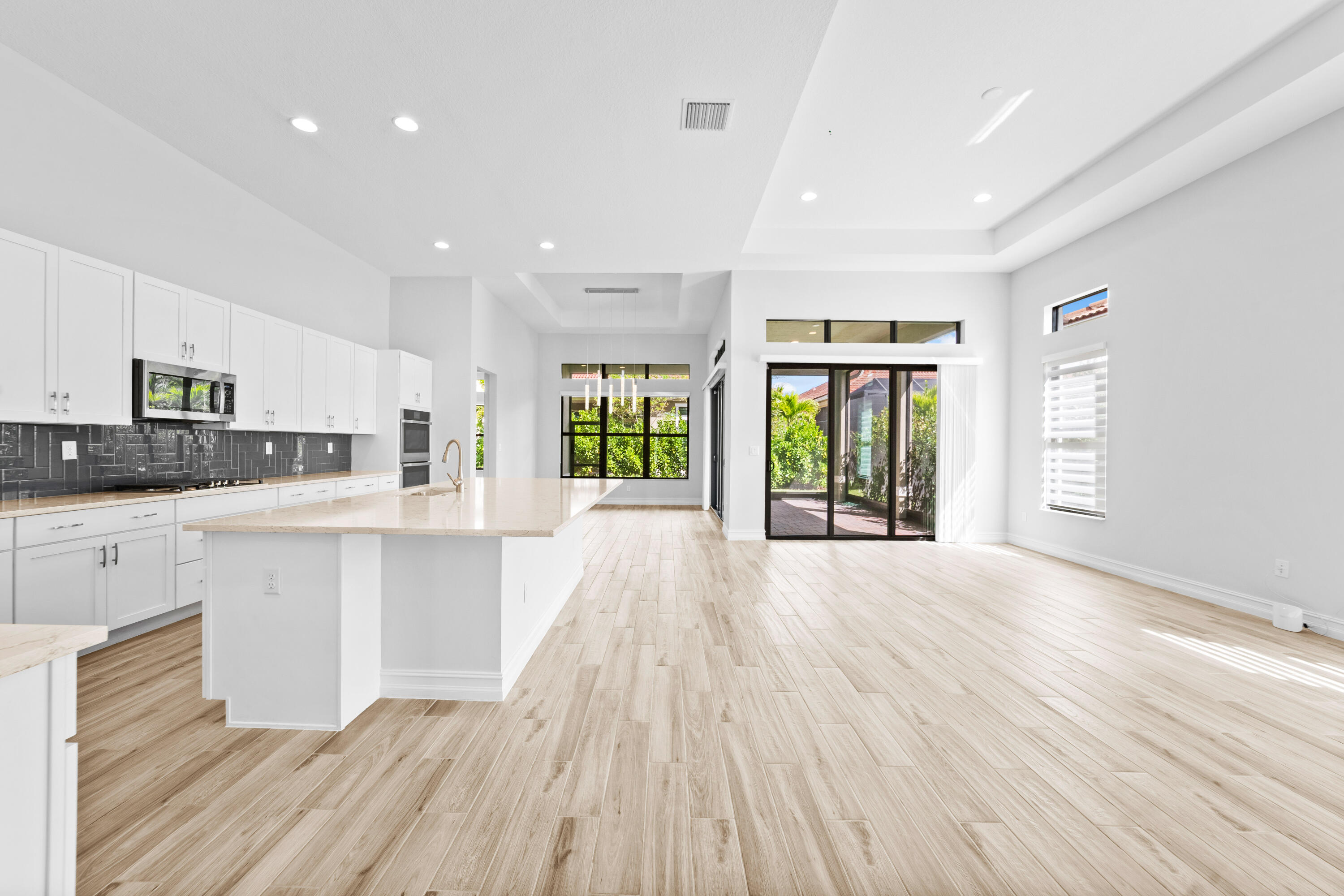 PARKLAND ROYALE - Residential