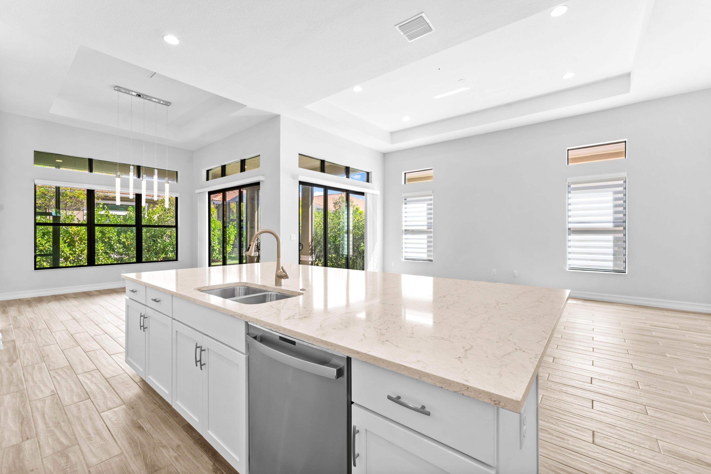 PARKLAND ROYALE - Residential