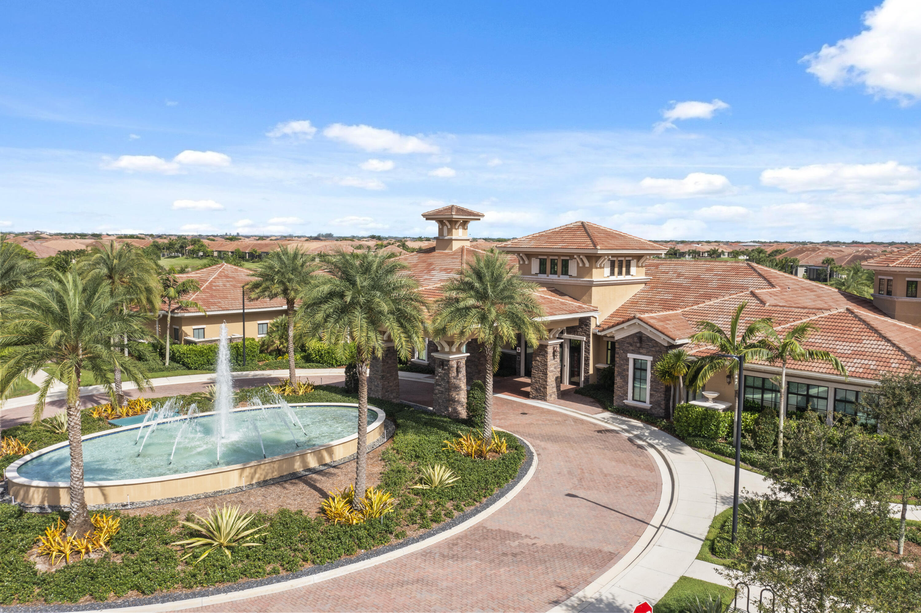 PARKLAND ROYALE - Residential