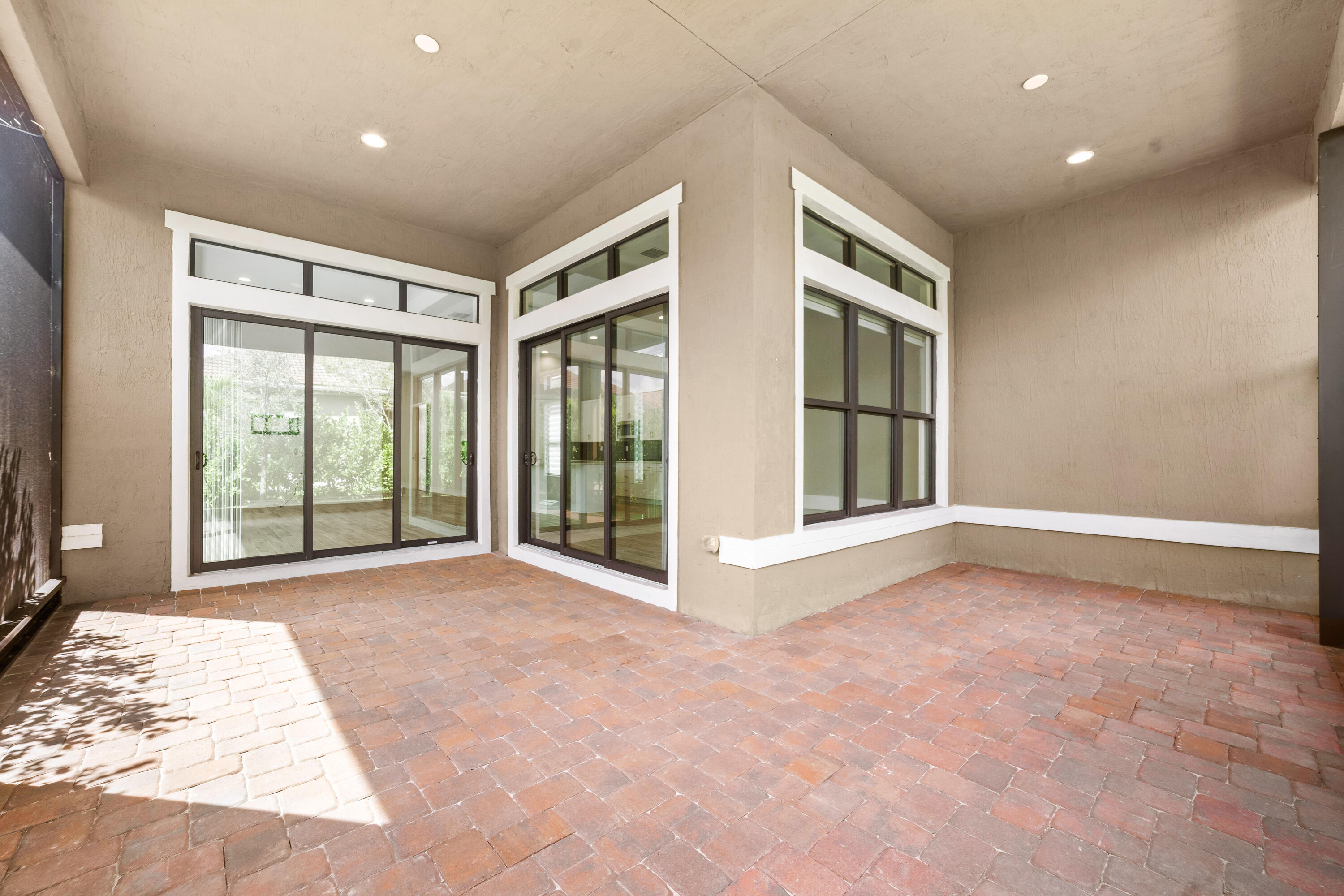 PARKLAND ROYALE - Residential