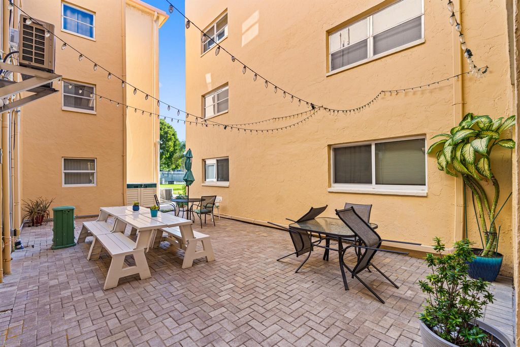 Photo of 2520 NE 1st Court #305, Boynton Beach, FL 33435 (MLS # R11135107)