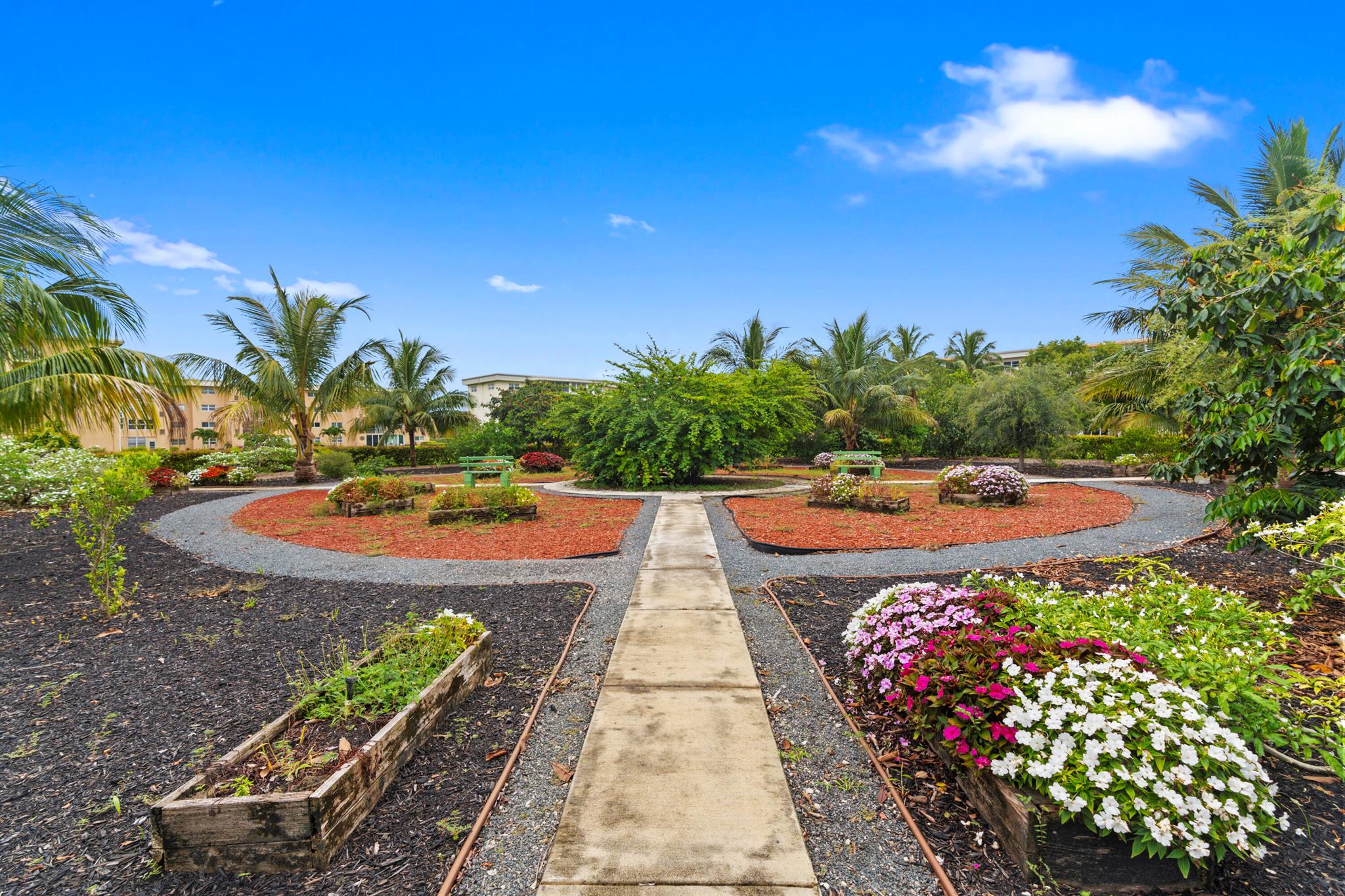 VILLAGE ROYALE GREENVIEW - Residential Lease