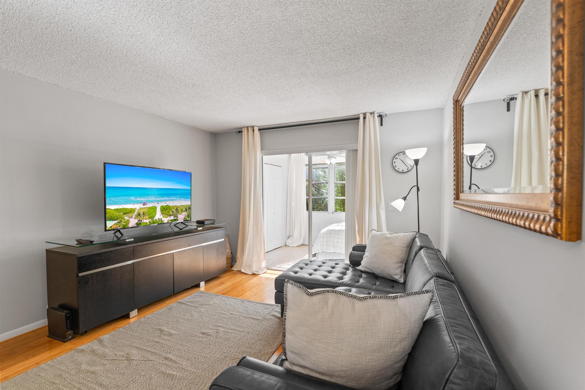VILLAGE ROYALE GREENVIEW - Residential Lease