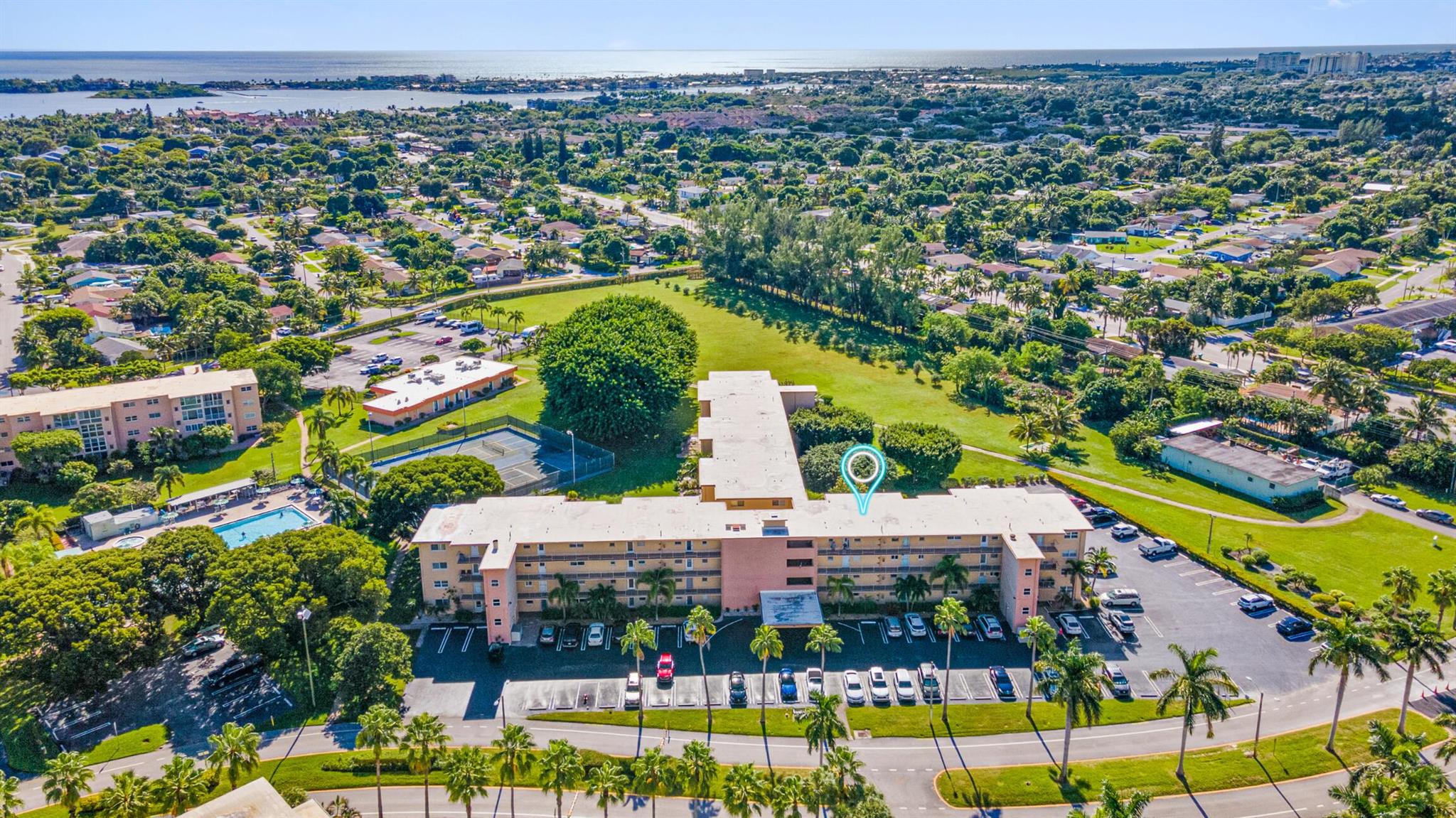 VILLAGE ROYALE GREENVIEW - Residential Lease