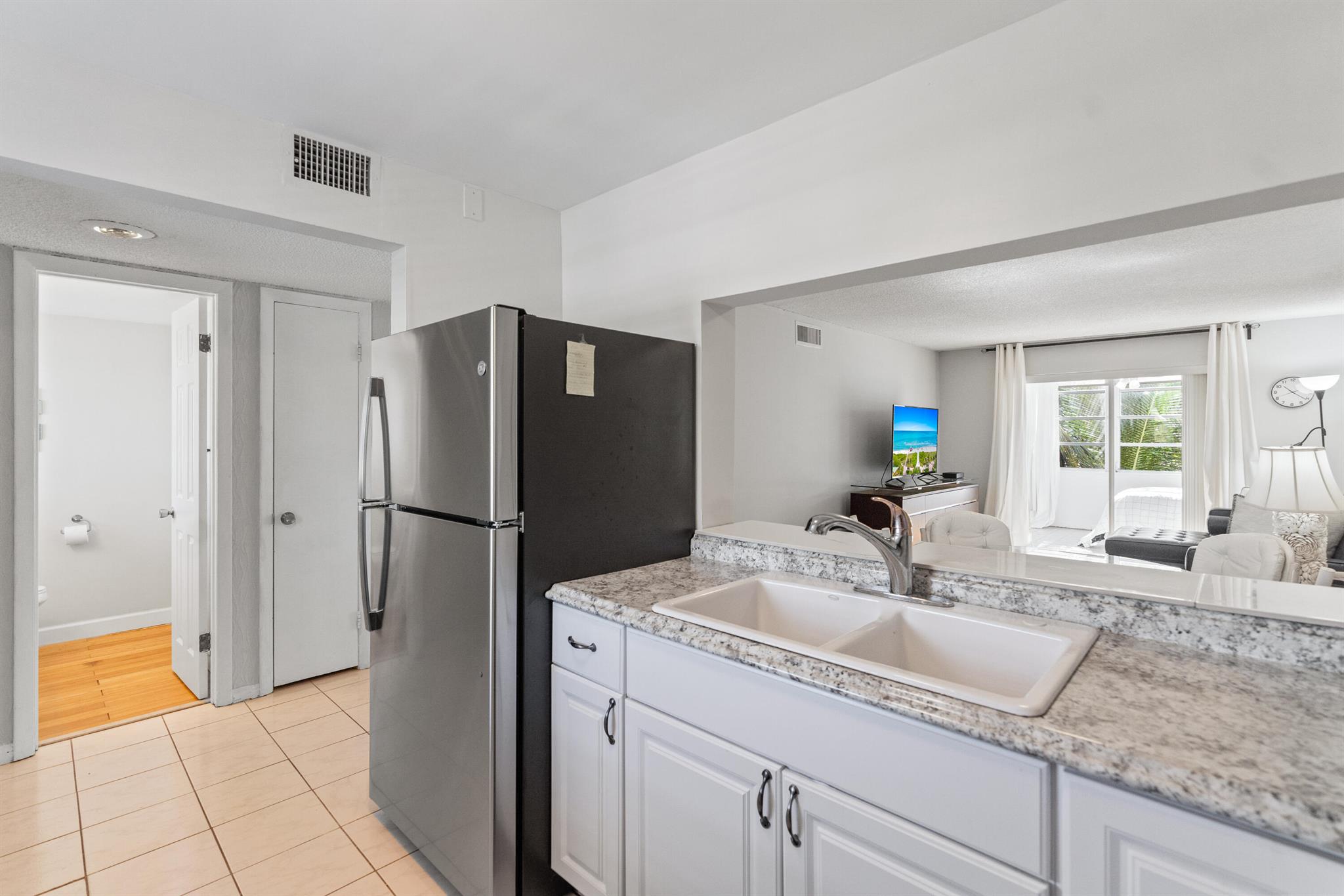 VILLAGE ROYALE GREENVIEW - Residential Lease