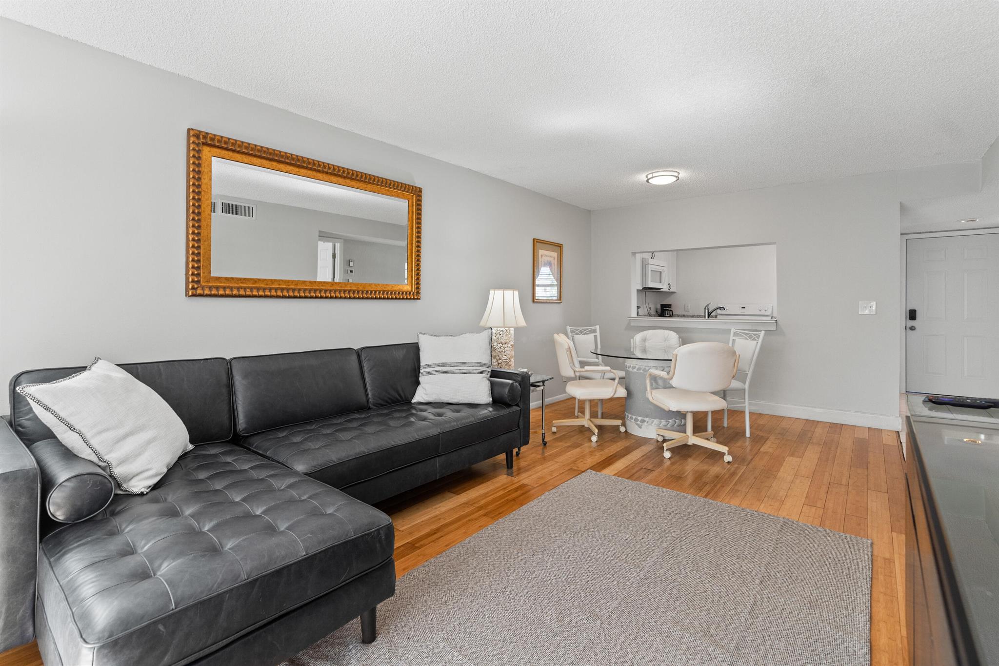 VILLAGE ROYALE GREENVIEW - Residential Lease