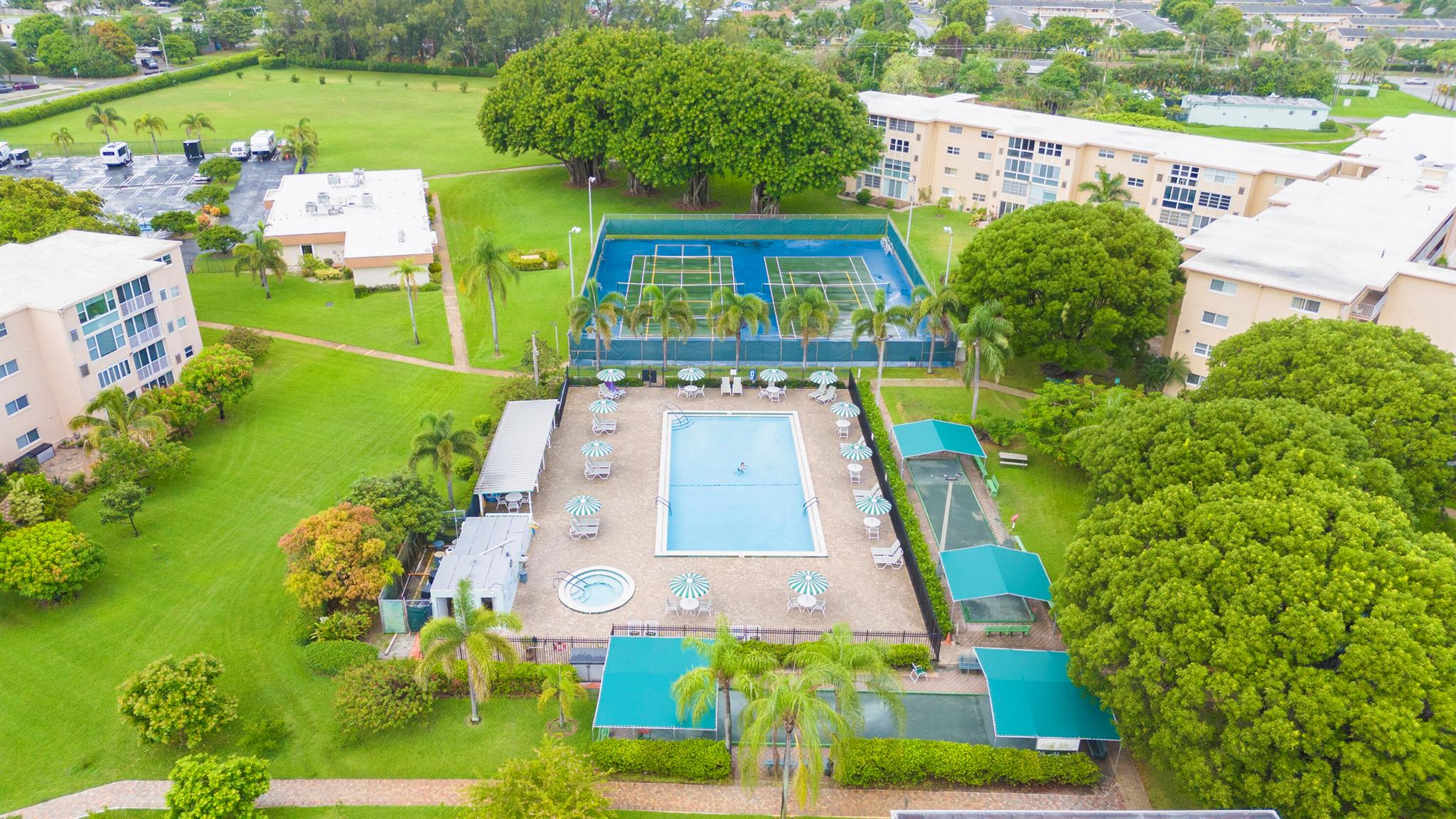 VILLAGE ROYALE GREENVIEW - Residential Lease