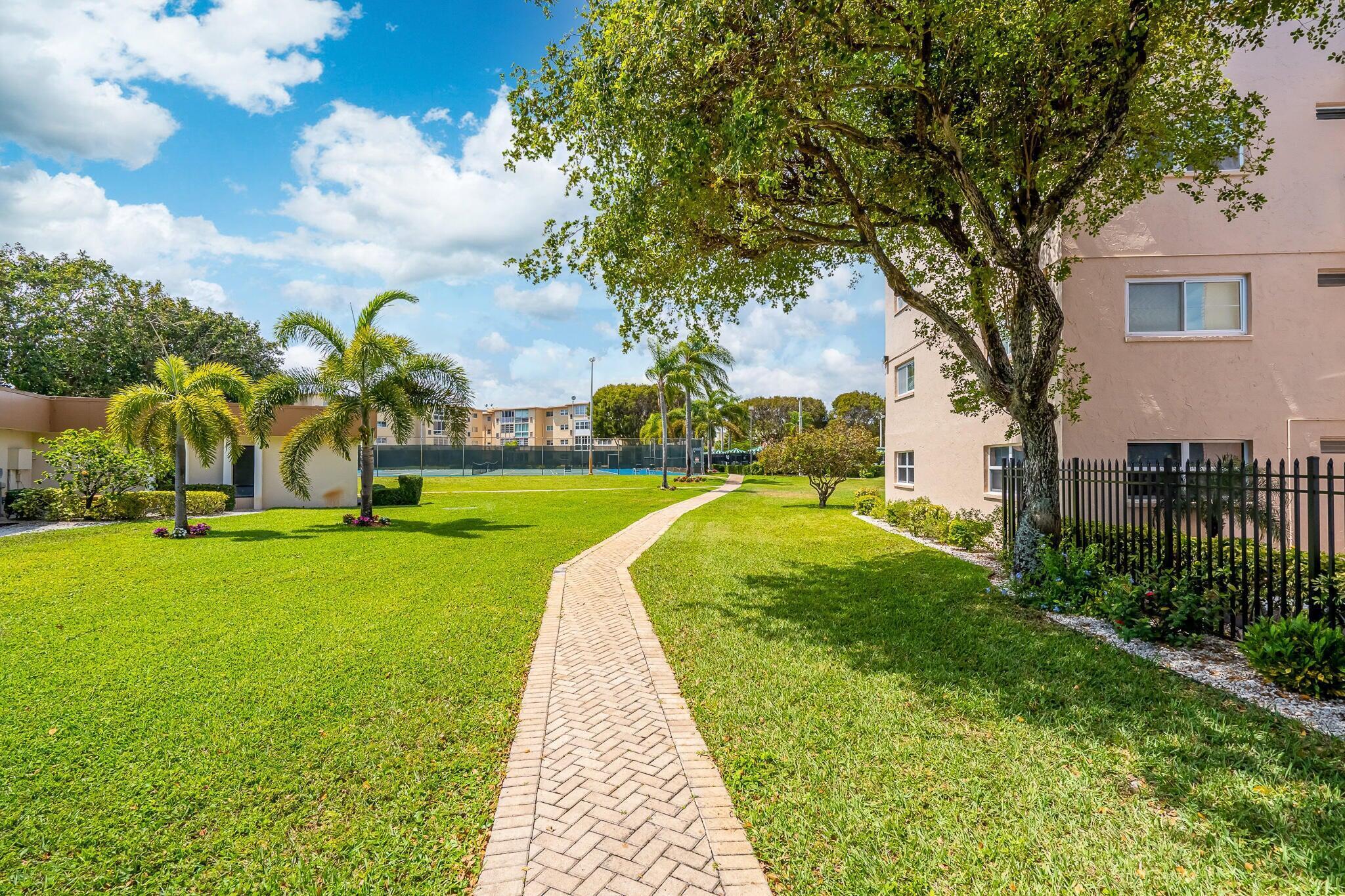 VILLAGE ROYALE GREENVIEW - Residential Lease