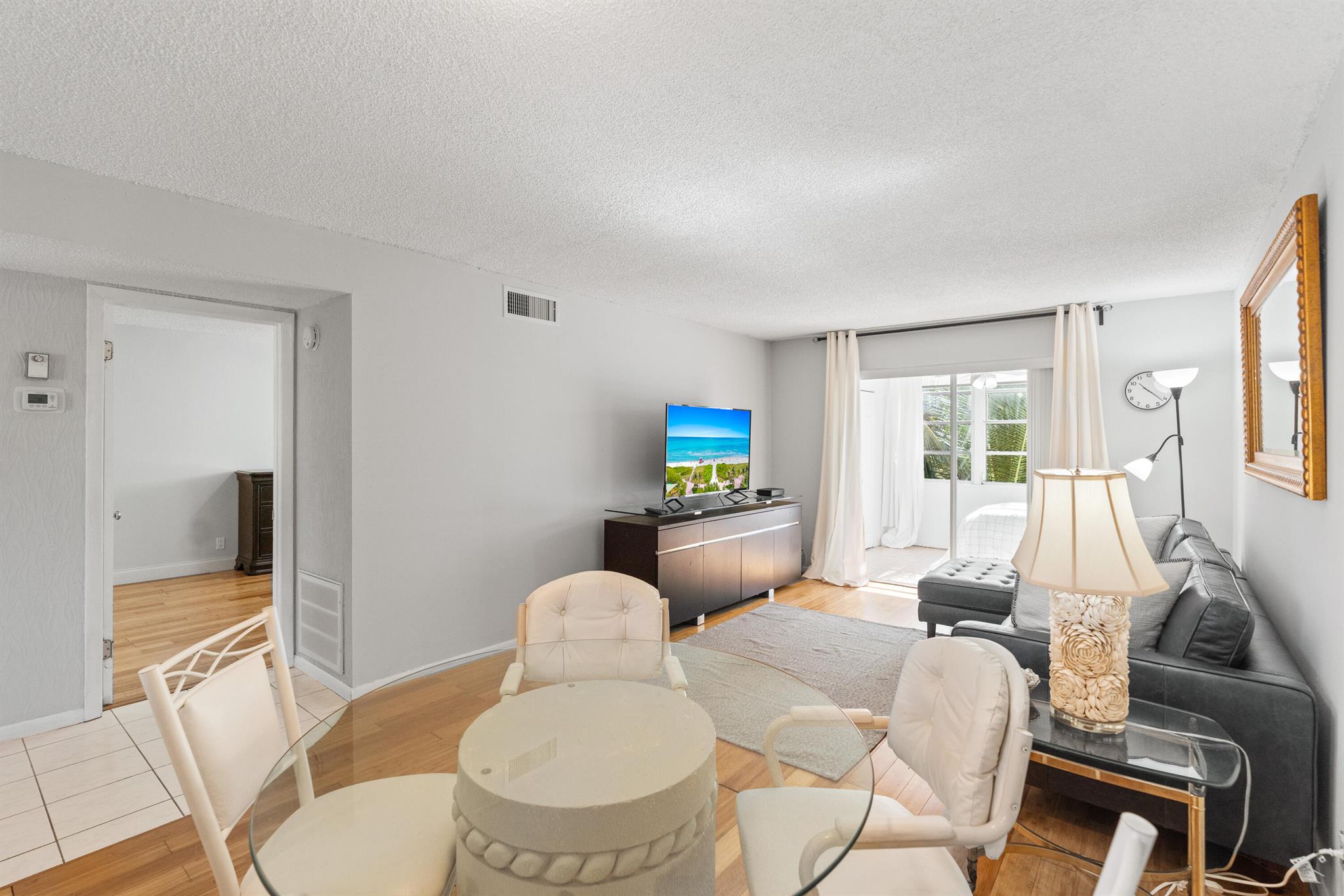 VILLAGE ROYALE GREENVIEW - Residential Lease