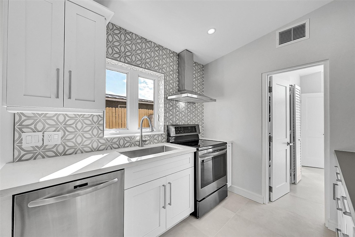 Snug Harbor - Residential