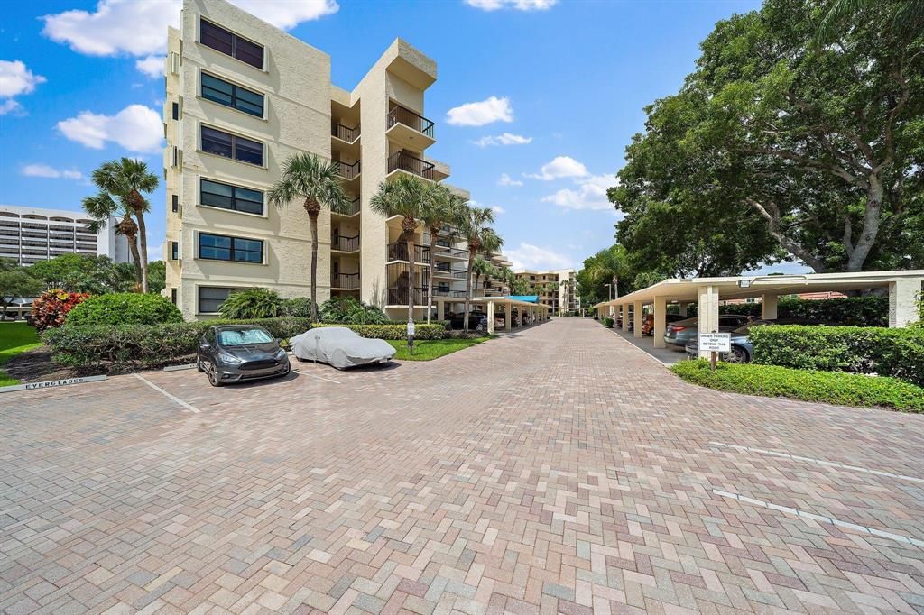Photo of 372 Golfview Road #201, North Palm Beach, FL 33408 (MLS # R10730393)