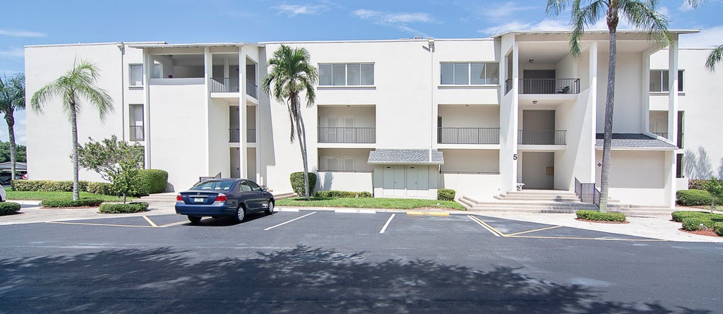 Photo of 11811 Ave Of The PGA #5-3C, Palm Beach Gardens, FL 33418 (MLS # B26067327)