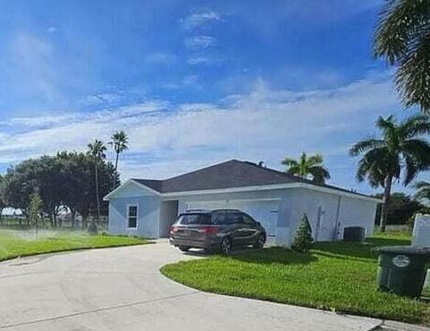 136 Dabou Loop Belle Glade FL 33430