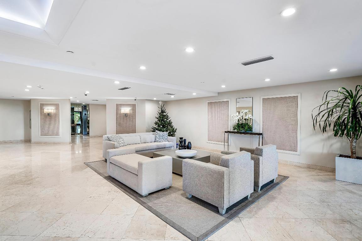 SUTTON PLACE - Residential