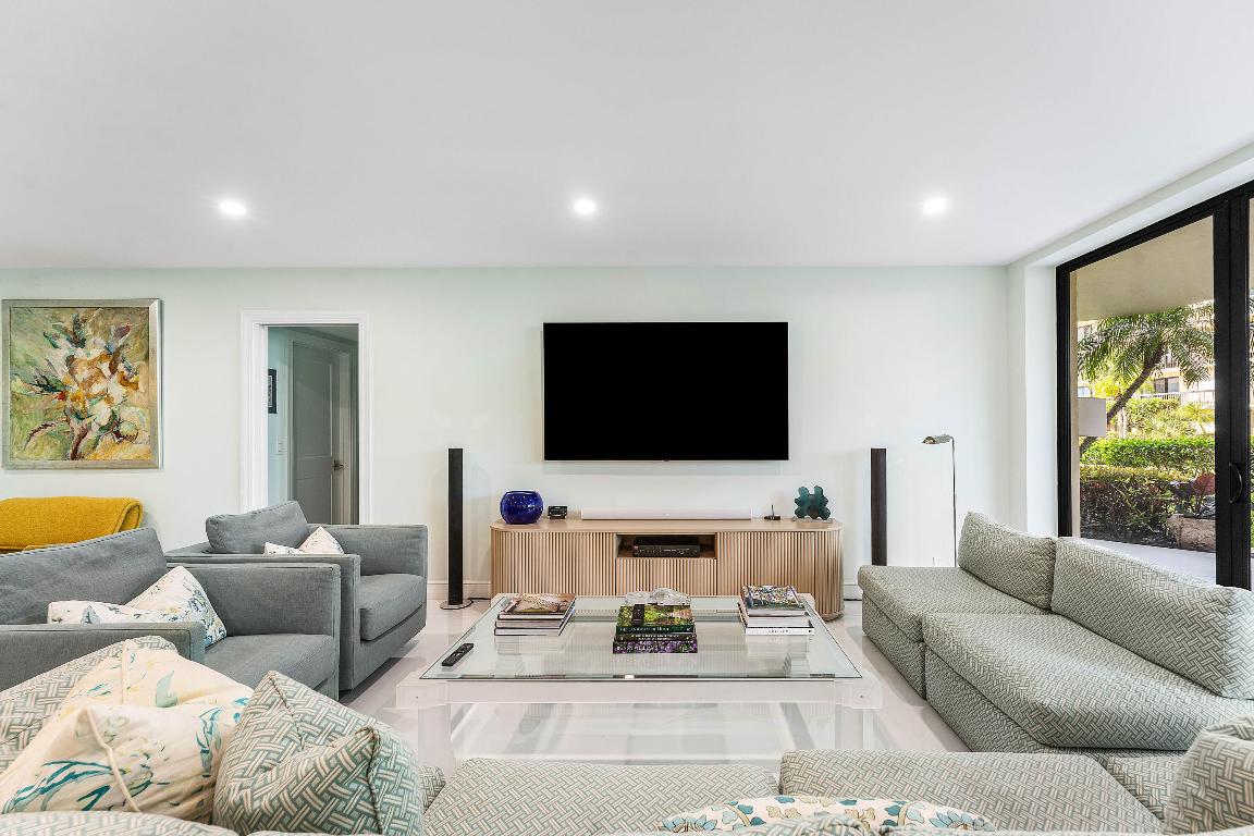 SUTTON PLACE - Residential