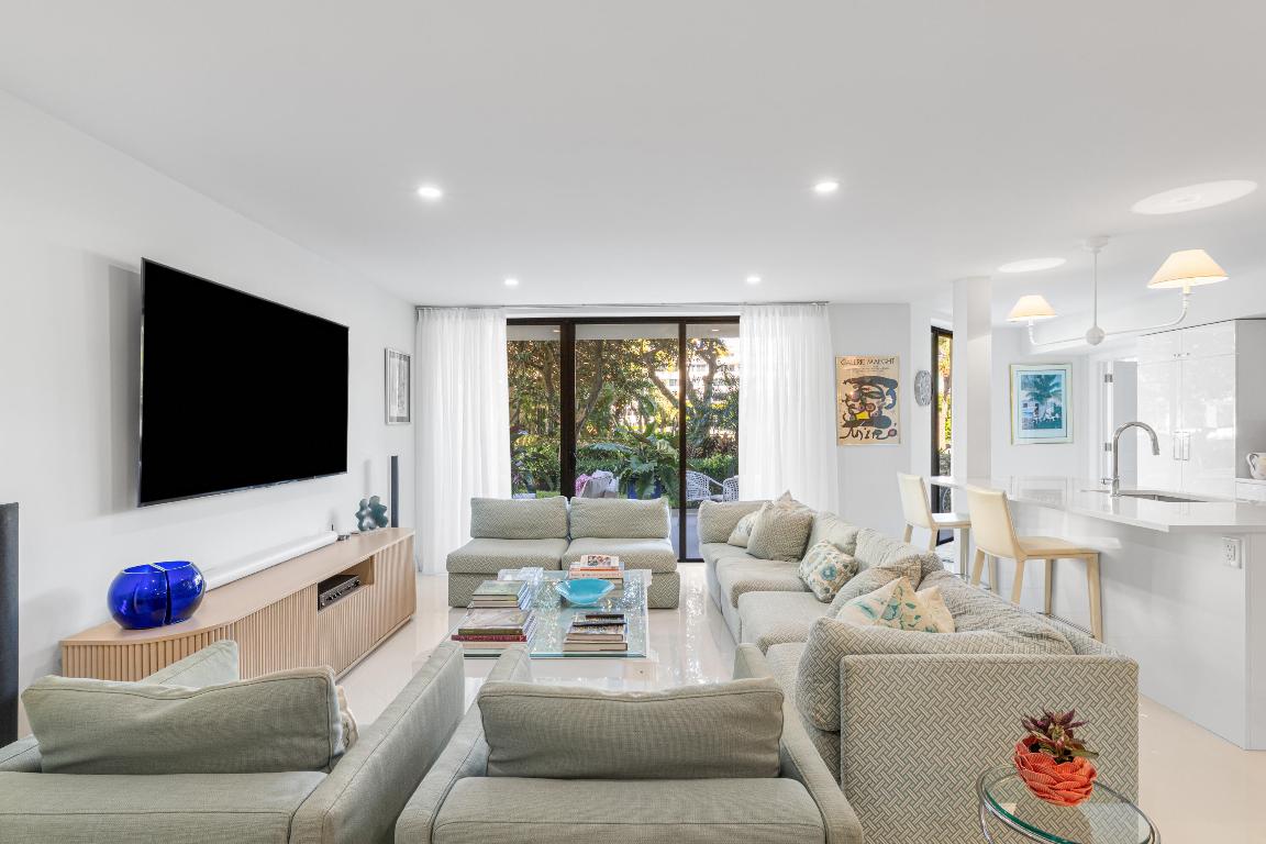 SUTTON PLACE - Residential