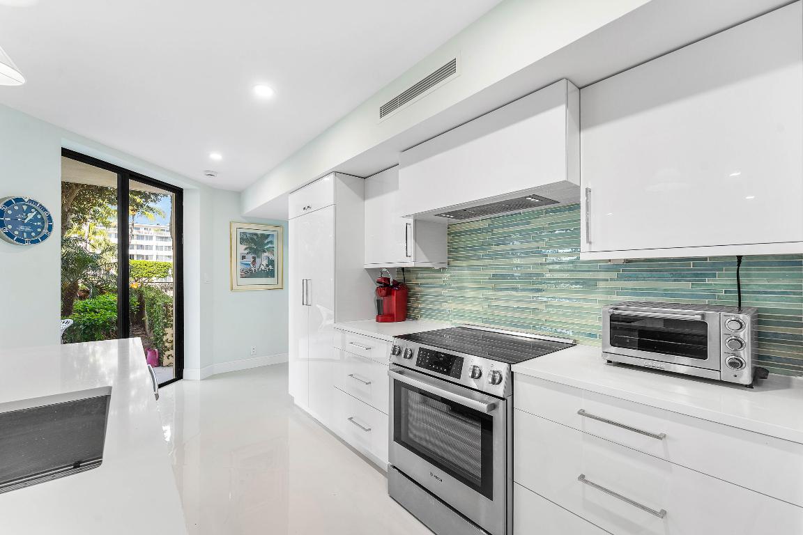 SUTTON PLACE - Residential