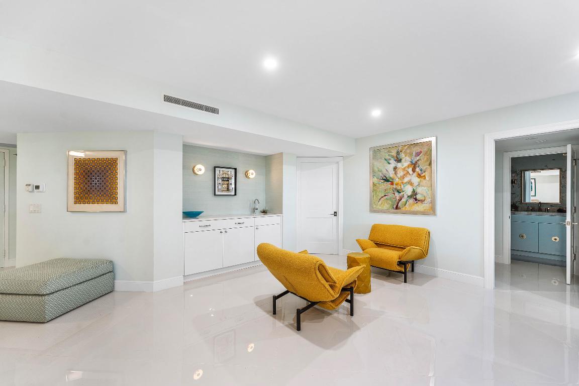 SUTTON PLACE - Residential