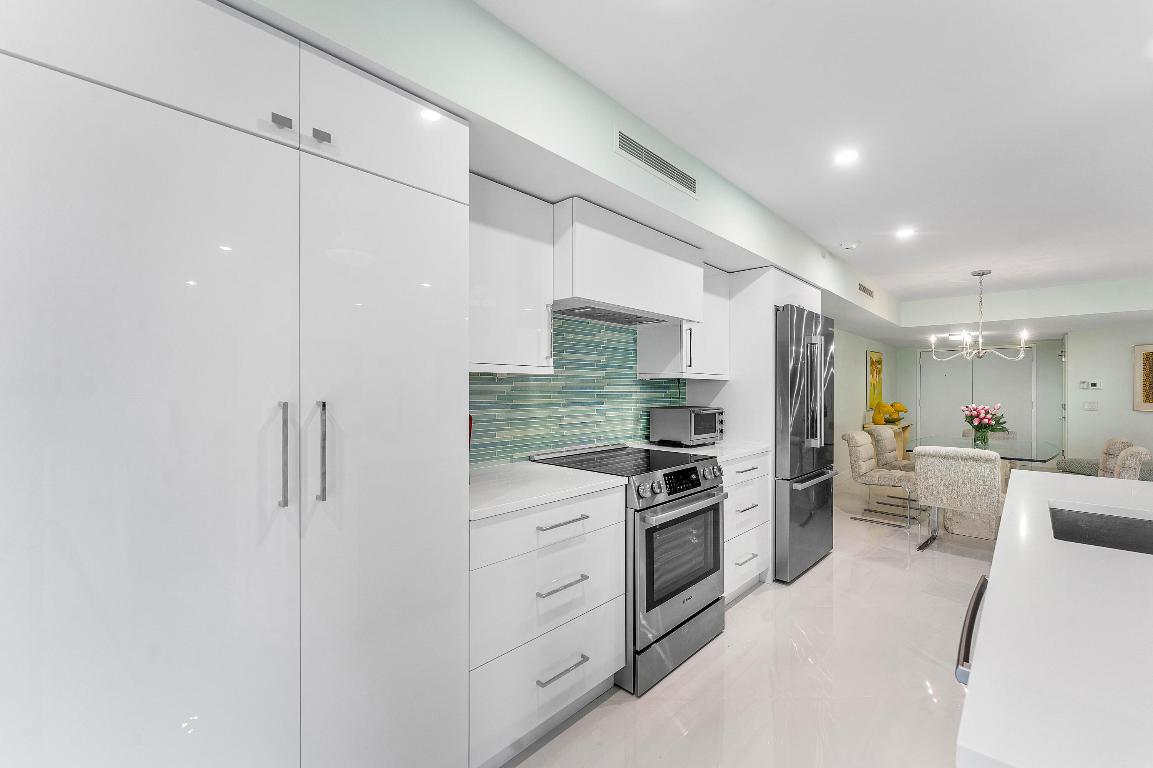 SUTTON PLACE - Residential