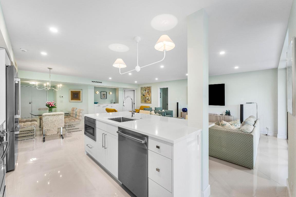 SUTTON PLACE - Residential