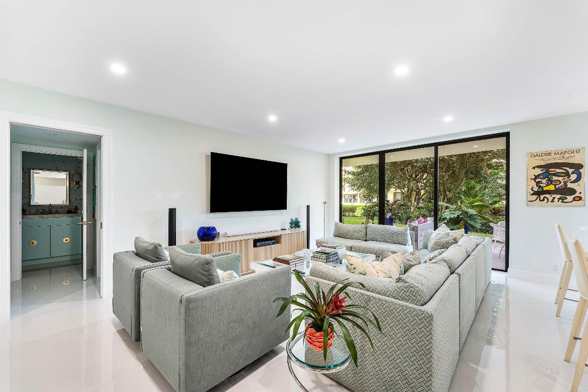 SUTTON PLACE - Residential