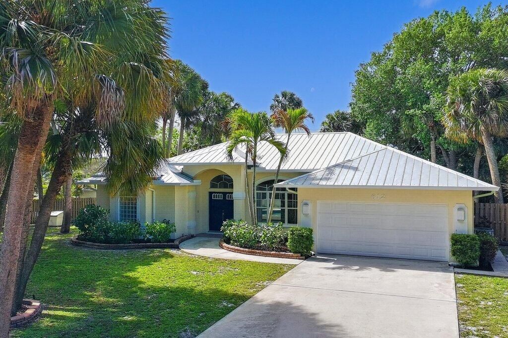 Photo of 612 SE 6th Street, Stuart, FL 34994 (MLS # B26015979)