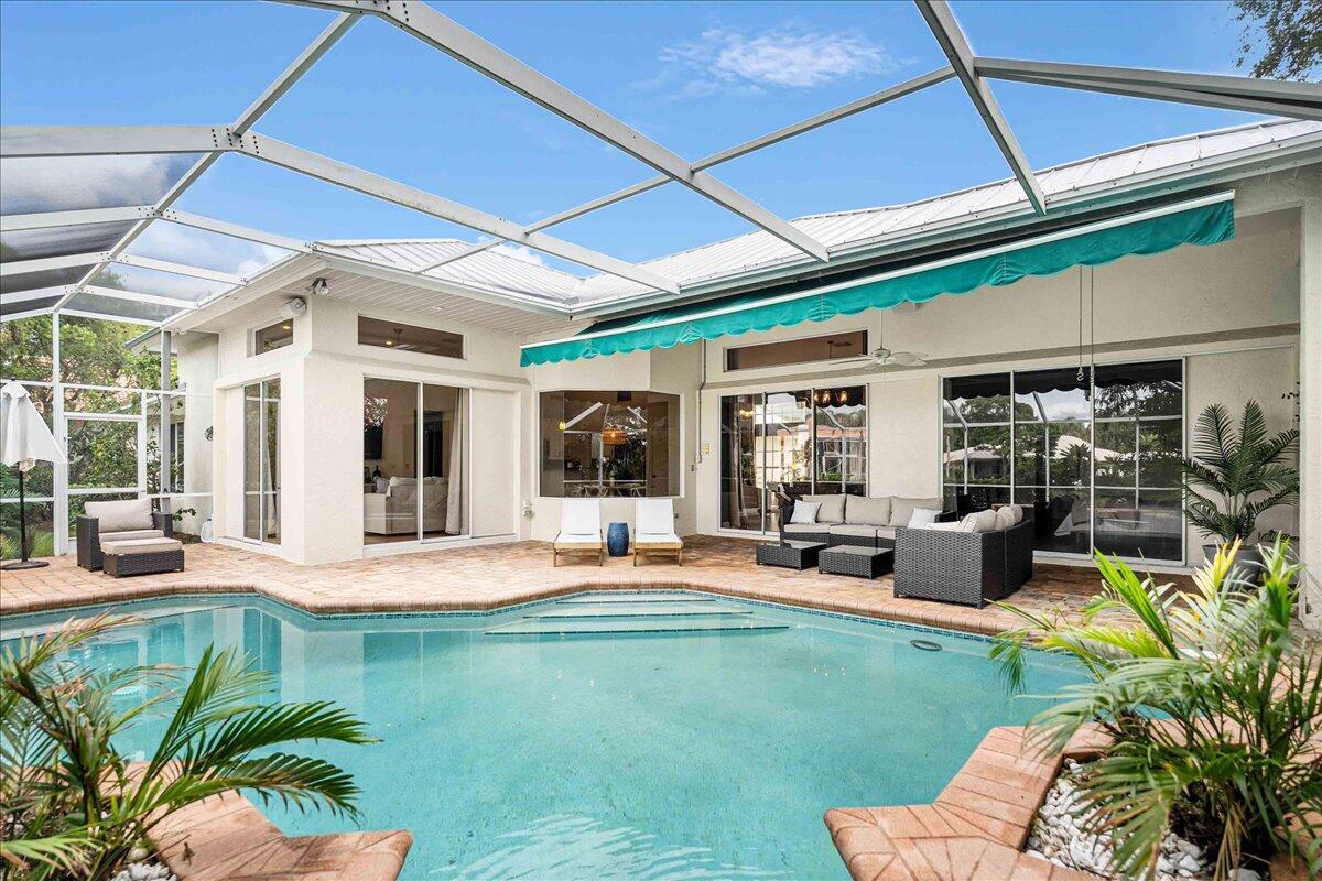 761 SW Lighthouse Drive