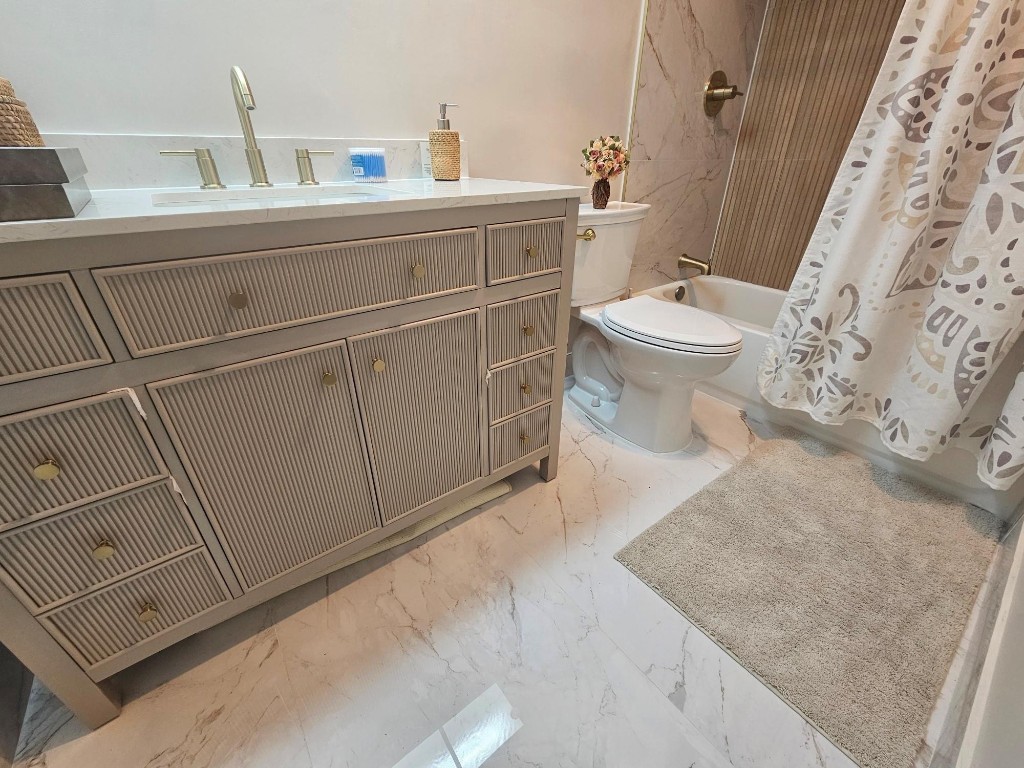 5500 Roosevelt Street