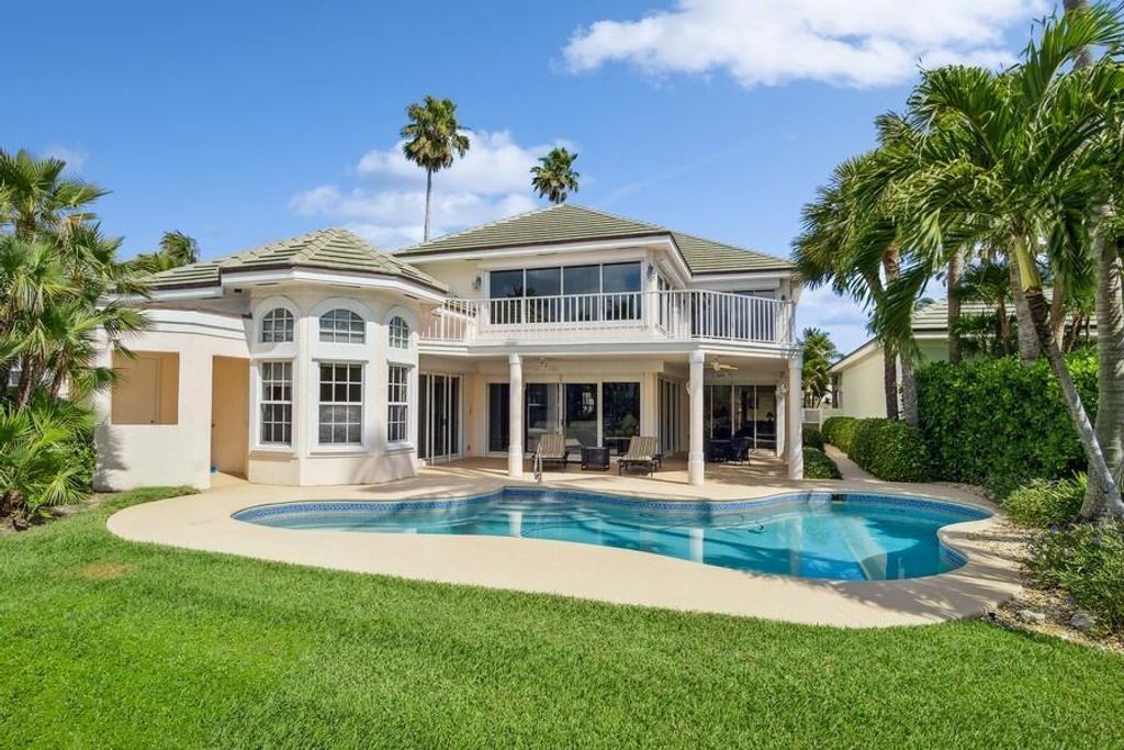 Photo of 2866 SE Dune Drive, Stuart, FL 34996 (MLS # R10872525)