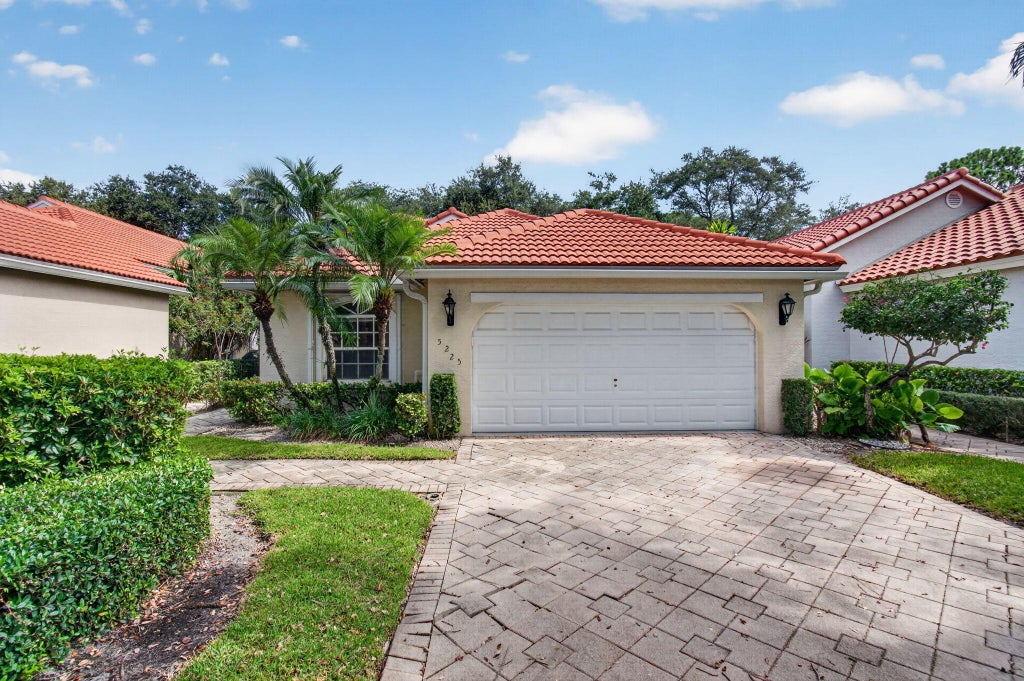 Photo of 5225 Brookview Drive, Boynton Beach, FL 33437 (MLS # B26054048)