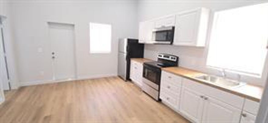CHARMING FULLY UPDATED CONVERTED GARAGE APARTMENT FEATURING 2 BEDROOMS AND 1 BATH WITH WASHER AND DRYER IN THE UNIT. YOU'LL ENJOY NEW STAINLESS APPLIANCES. CLOSE TO BEAUTIFUL BEACHES, AIRPORT, SHOPPING AND RESTAURANTS. DON'T MISS OUT...SCHEDULE AN APPOINTMENT TODAY.