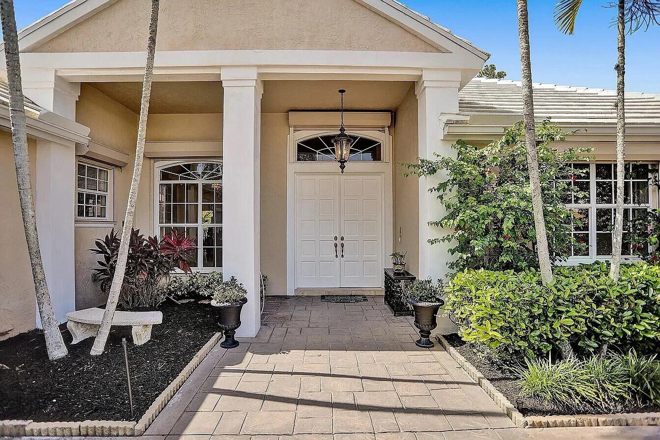 COLONY II THE - Residential Lease