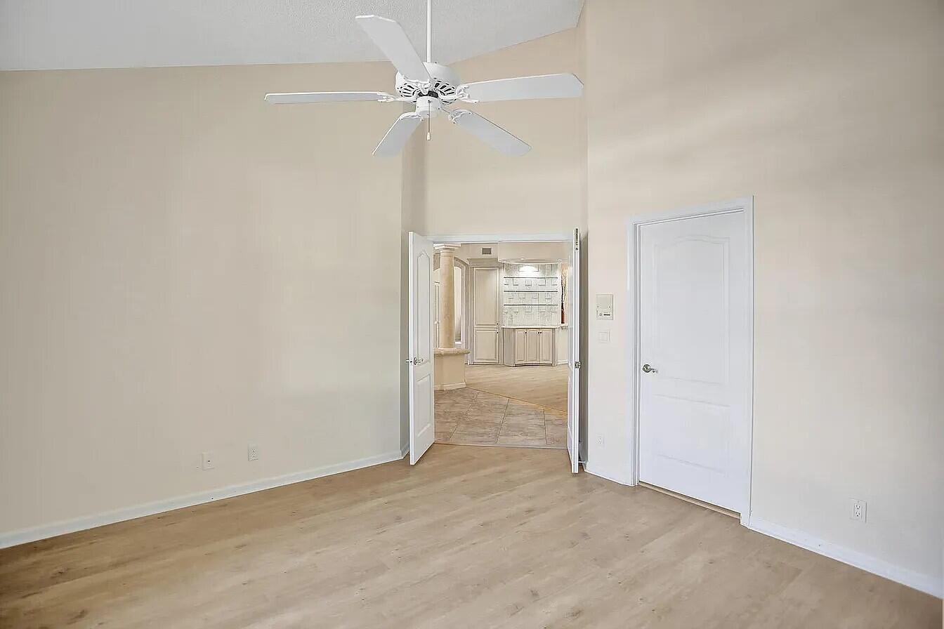 COLONY II THE - Residential Lease