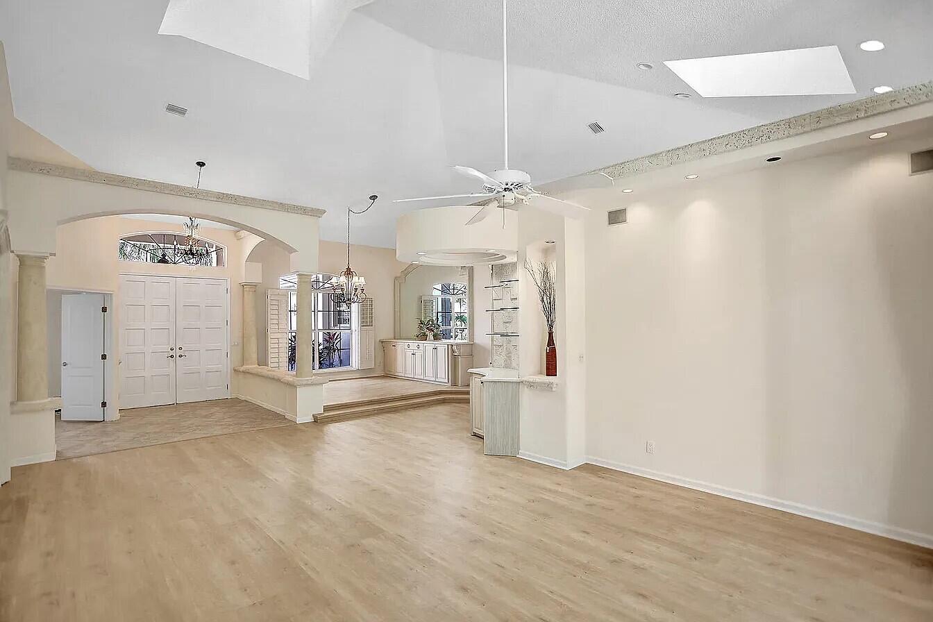 COLONY II THE - Residential Lease