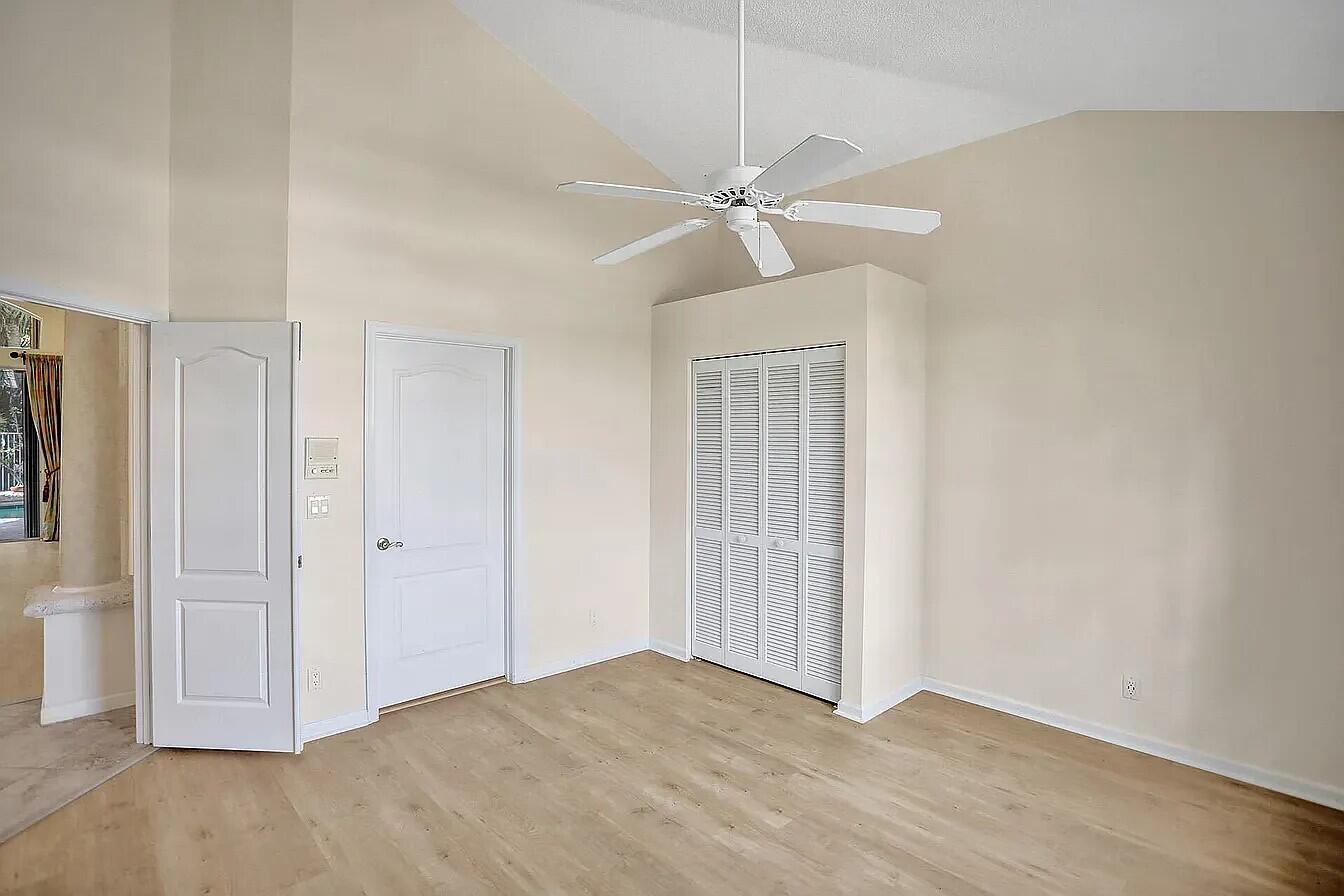 COLONY II THE - Residential Lease