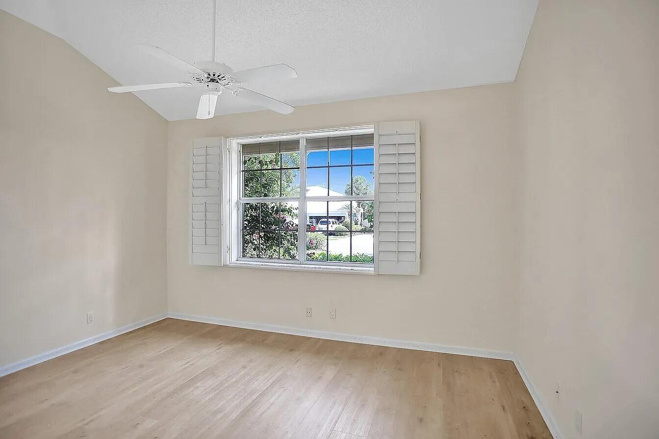 COLONY II THE - Residential Lease