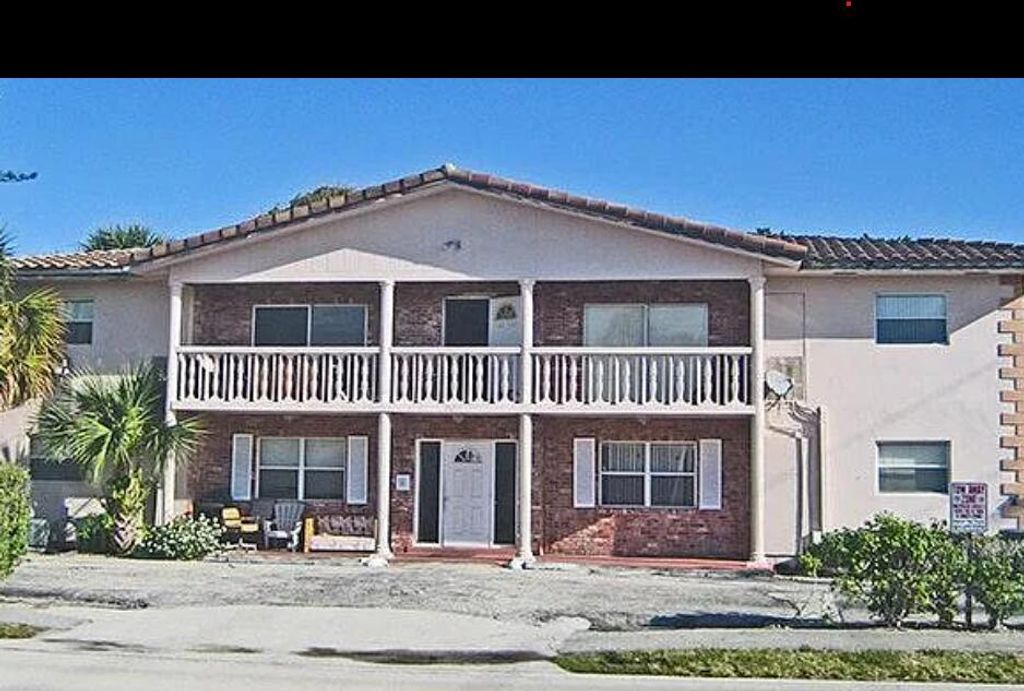 Photo of 201 SW 7th Street #10, Boca Raton, FL 33432 (MLS # B26004752)