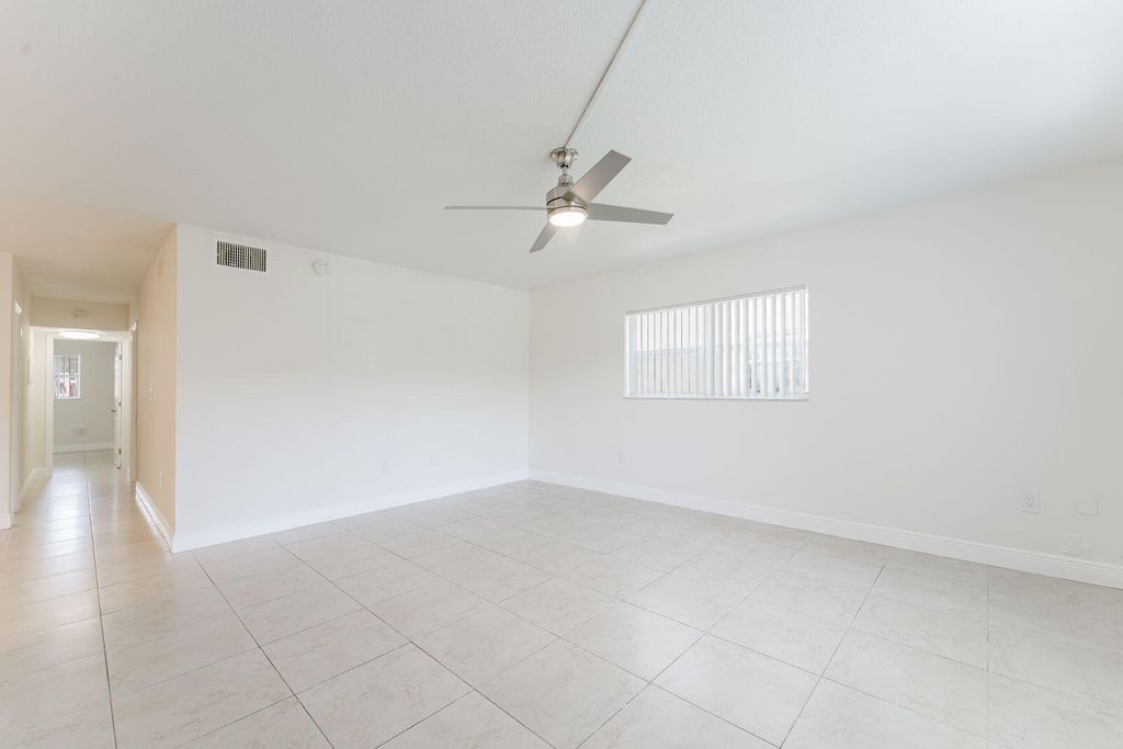 Photo of 201 SW 7th Street #10, Boca Raton, FL 33432 (MLS # B26004752)