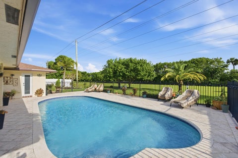 Photo of 4780 Brandywine Drive, Boca Raton, FL 33487 (MLS # B26033438)