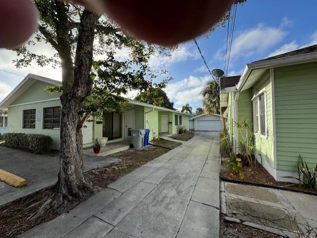 418 NE 4th St